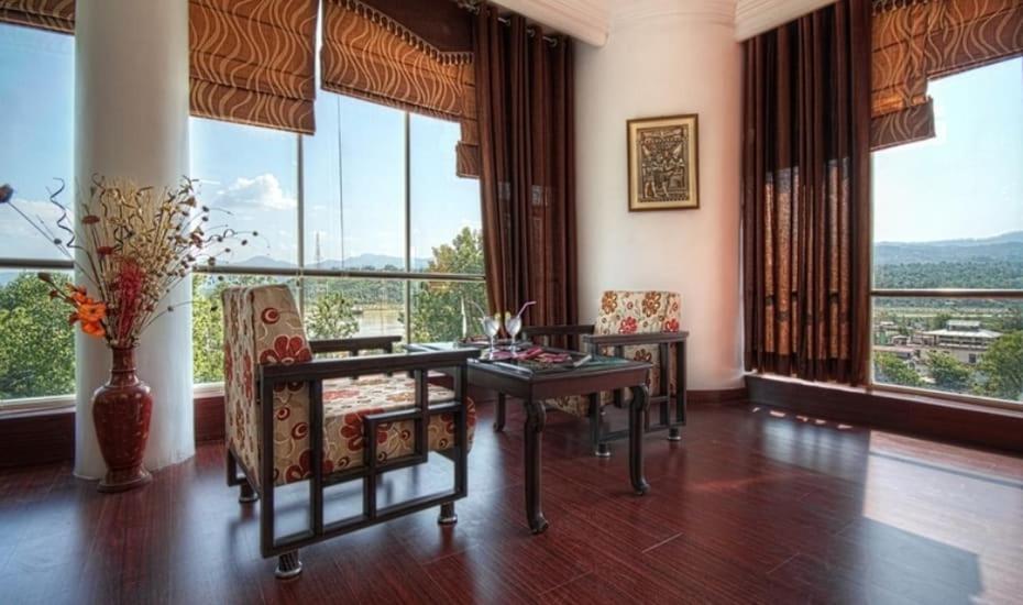 ホテル Polo Regency Sundarnagar エクステリア 写真
